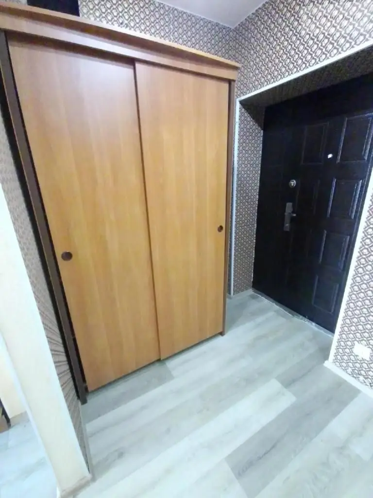 проспект Комарова, 16
