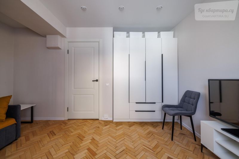 Зоологическая улица, 32