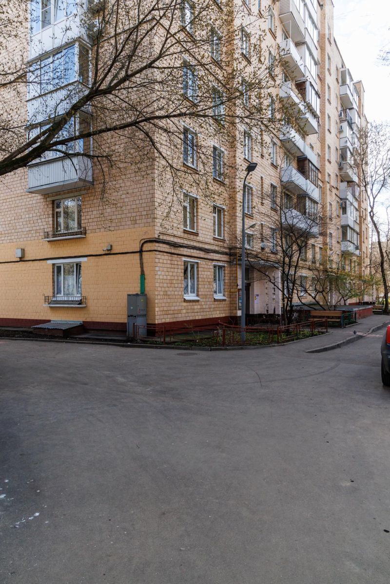 Зоологическая улица, 32