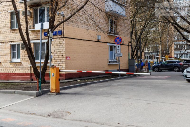 Зоологическая улица, 32