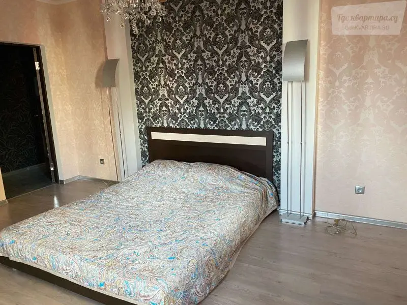 Революционная улица, 4